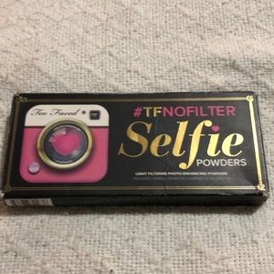 Two Faced Selfie Powder